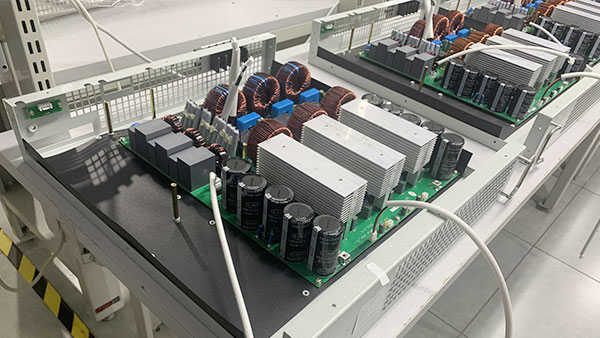 Wat is it wurkprinsipe fan in statyske reaktive krêftgenerator?
